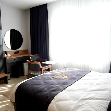 Szálloda Aerohub Grand 4*